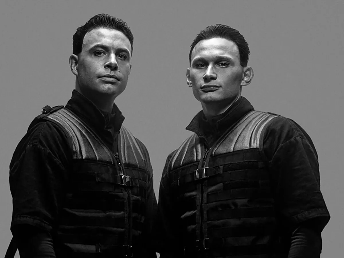 Twocolors - www2.jpg