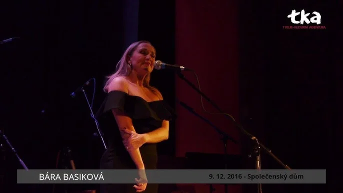 Bára Basiková - hq72023.jpg