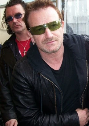U2 - bonoshorthair062.jpg