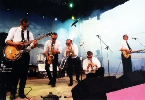 Laura a její tygři - laura.jpg