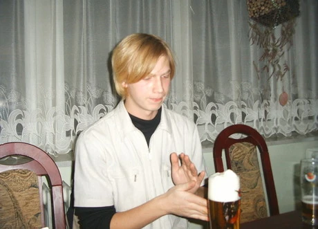 Can Illusion Bees - 9dcc04c3e9.jpg