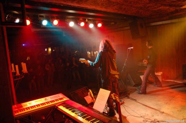 Snovonne - Amp-51.jpg