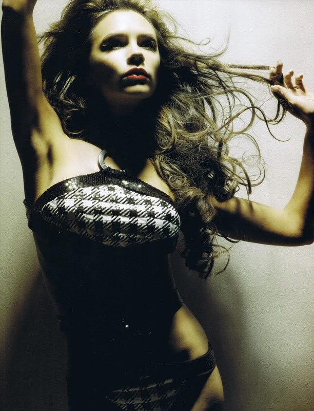 Victoria Beckham - vanidad0103jw.jpg