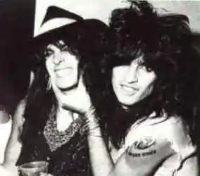 Mötley Crüe - m.jpg