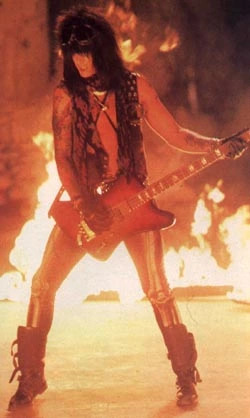 Mötley Crüe - bbb.jpg