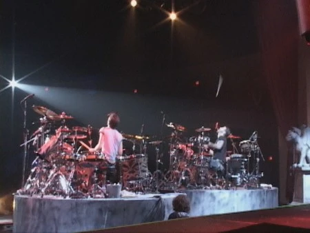 Godsmack - drum_duel_6.JPG