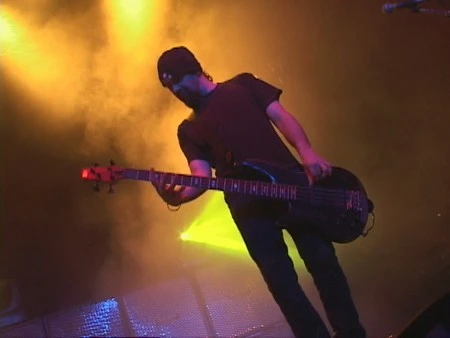 Godsmack - robbie_2.JPG