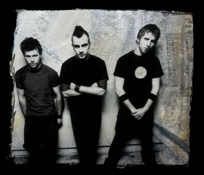 Three Days Grace - sm3dg_bandpic.jpg