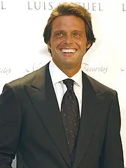 Luis Miguel - LuisMiguel_062205_180.jpg