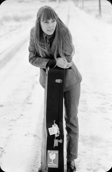 Joni Mitchell - mitchell.jpg