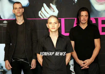 Placebo - PentaportKorea20_07_2006_4.jpg