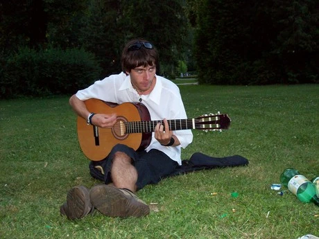 Can Illusion Bees - cza5e89.jpg