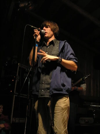 Can Illusion Bees - 2497b5b.jpg