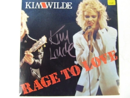 Kim Wilde - kimwilderagesignedpc7.jpg