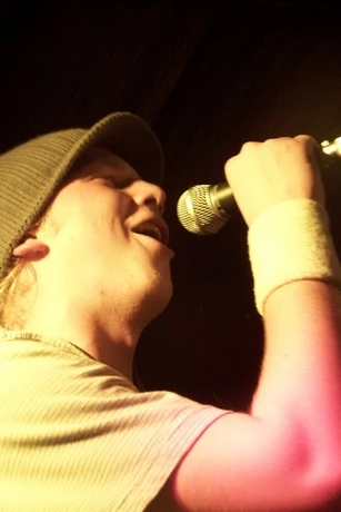 Can Illusion Bees - 2417b29.jpg