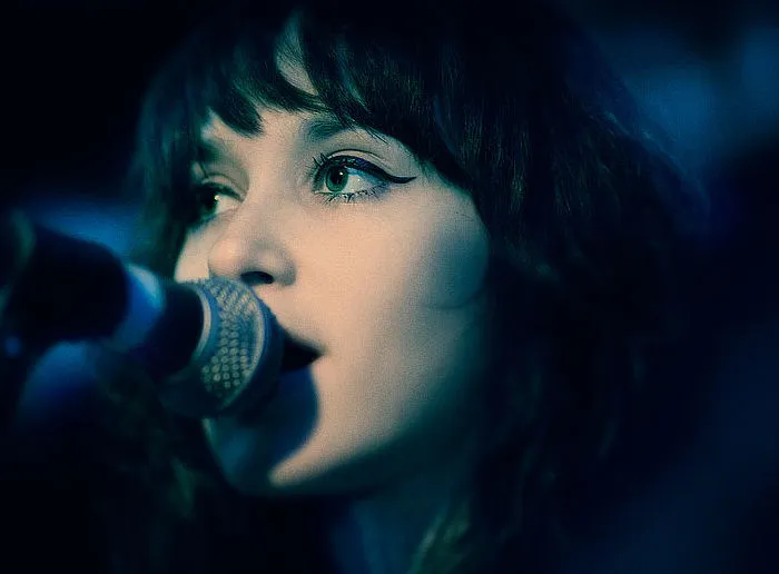 Howling Bells - art026-howling_bells.jpg