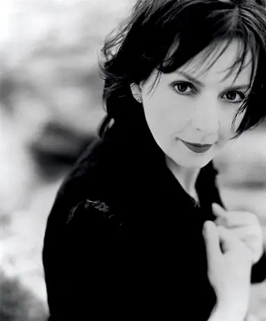 Maire Brennan - zdj_maire_whisper.jpg