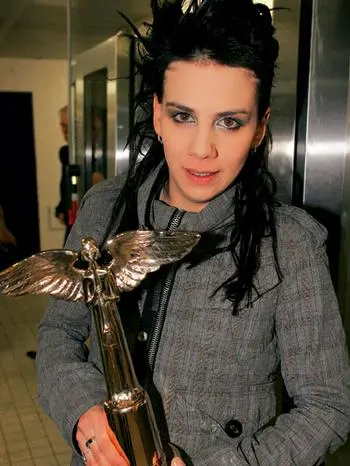 Aneta Langerová - 70-article_v.jpg