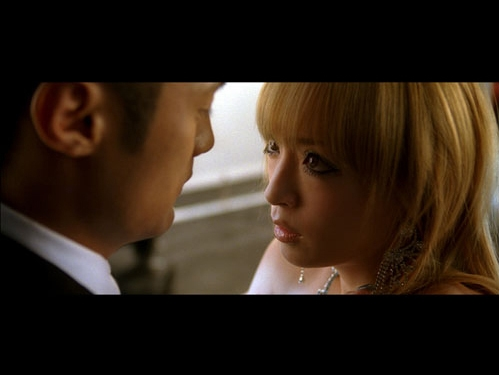 Ayumi Hamasaki - distance01.jpg
