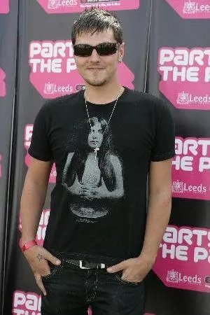 Matt Willis - 1286783063_l.jpg