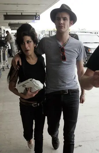 Amy Winehouse - 60.jpg