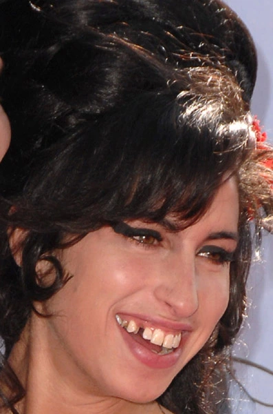 Amy Winehouse - 64.jpg